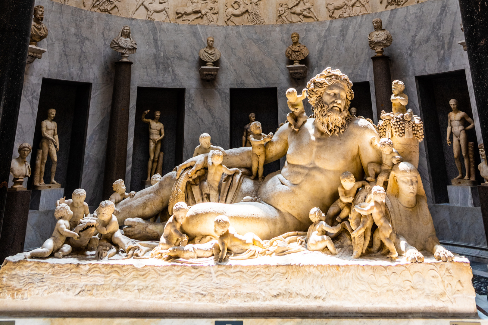Statue du Nil exposée dans les Musées du Vatican.