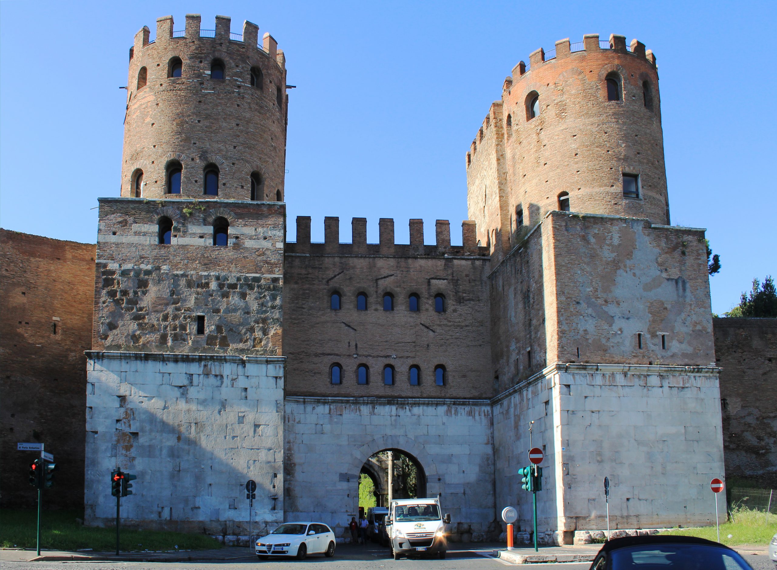 gates of ancient rome