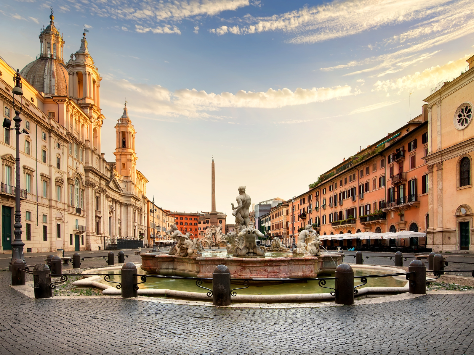 Piazza Navona is one of the most famous squares of Rome.