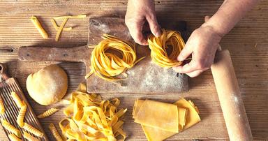 Make pasta in Rome with a local