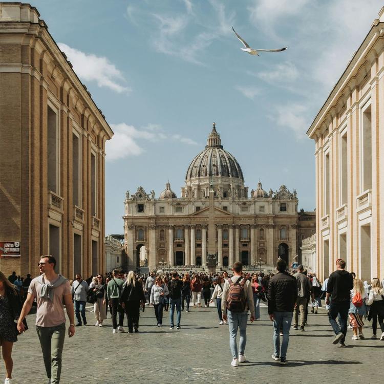 Crowd in Saint Peter's Square