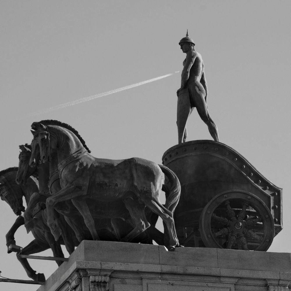Statue that celebrate a chariot race