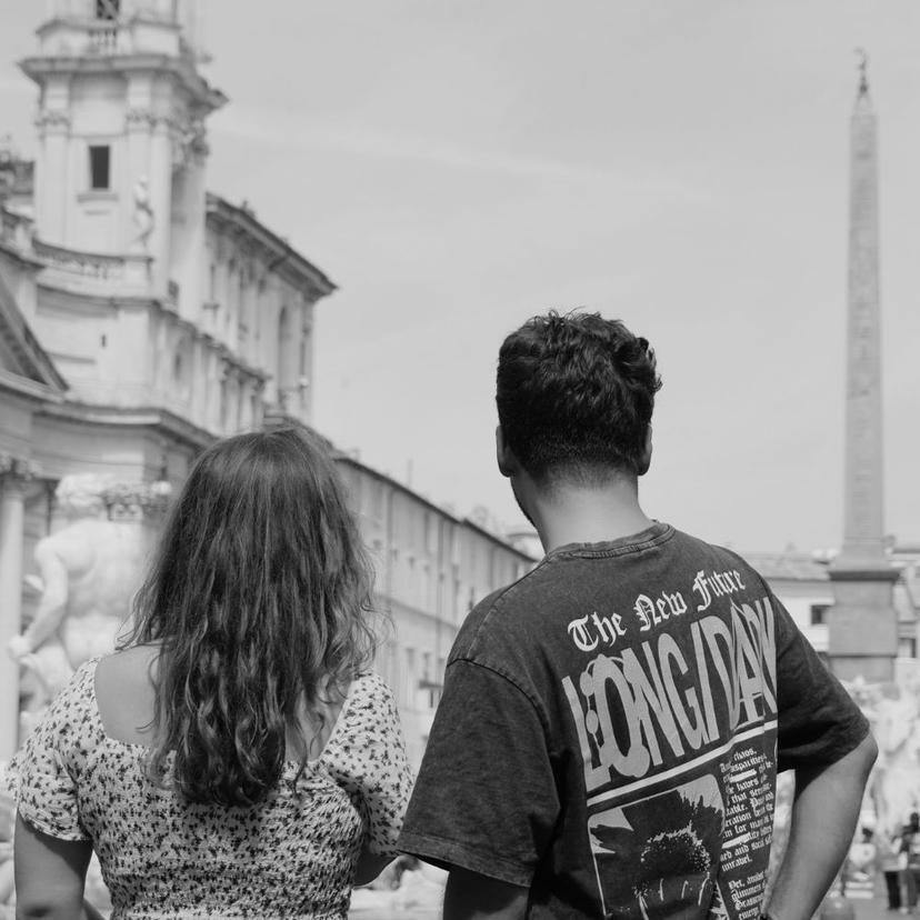 Couple exploring Piazza Navona on a Dolce Vita guided walking tour in Rome