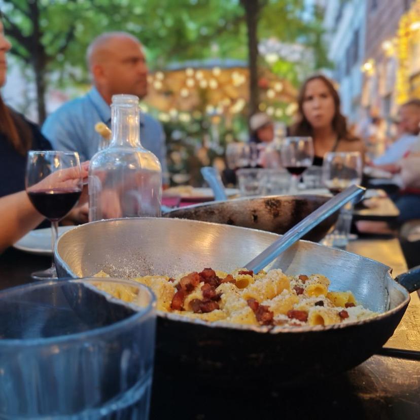 Eat the vibes of trastevere - private food tour