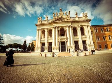 The_papal_basilicas_of_Rome_Basilica_of_St._John_Lateran-tSa-700X520