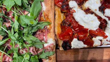 Freshly baked Italian pizza from the Trastevere Food tour