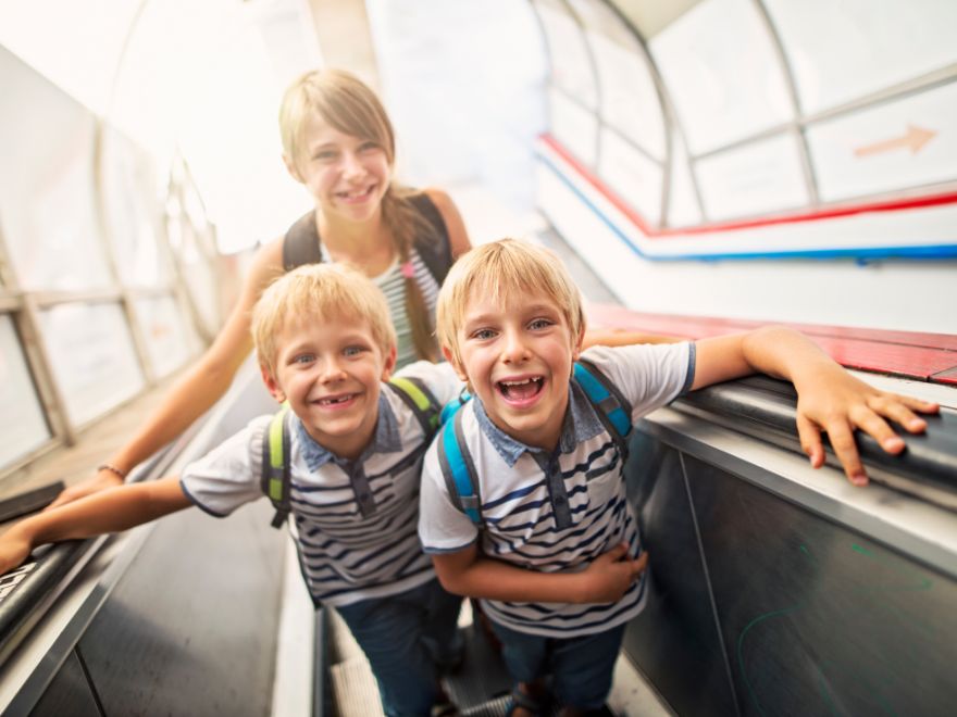kids-arriving-in-rome-for-a-family-trip