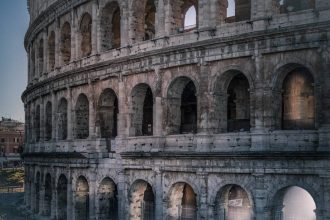 VIP Colosseum Underground Tour with Ancient Rome