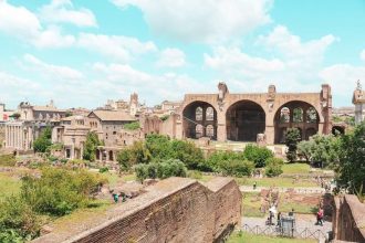 Tour subterráneo VIP por el Coliseo con la antigua Roma