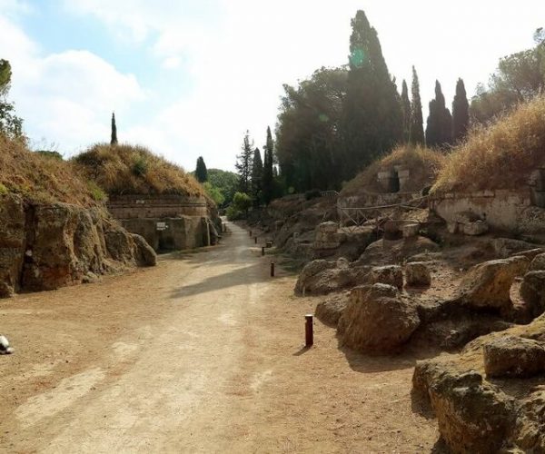 Recorrido por la Necrópolis de Cerveteri