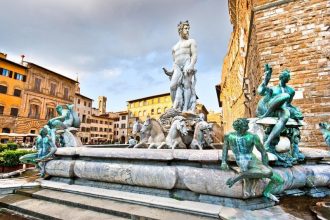 Orientation Tour of Florence with Uffizi & Accademia | Private