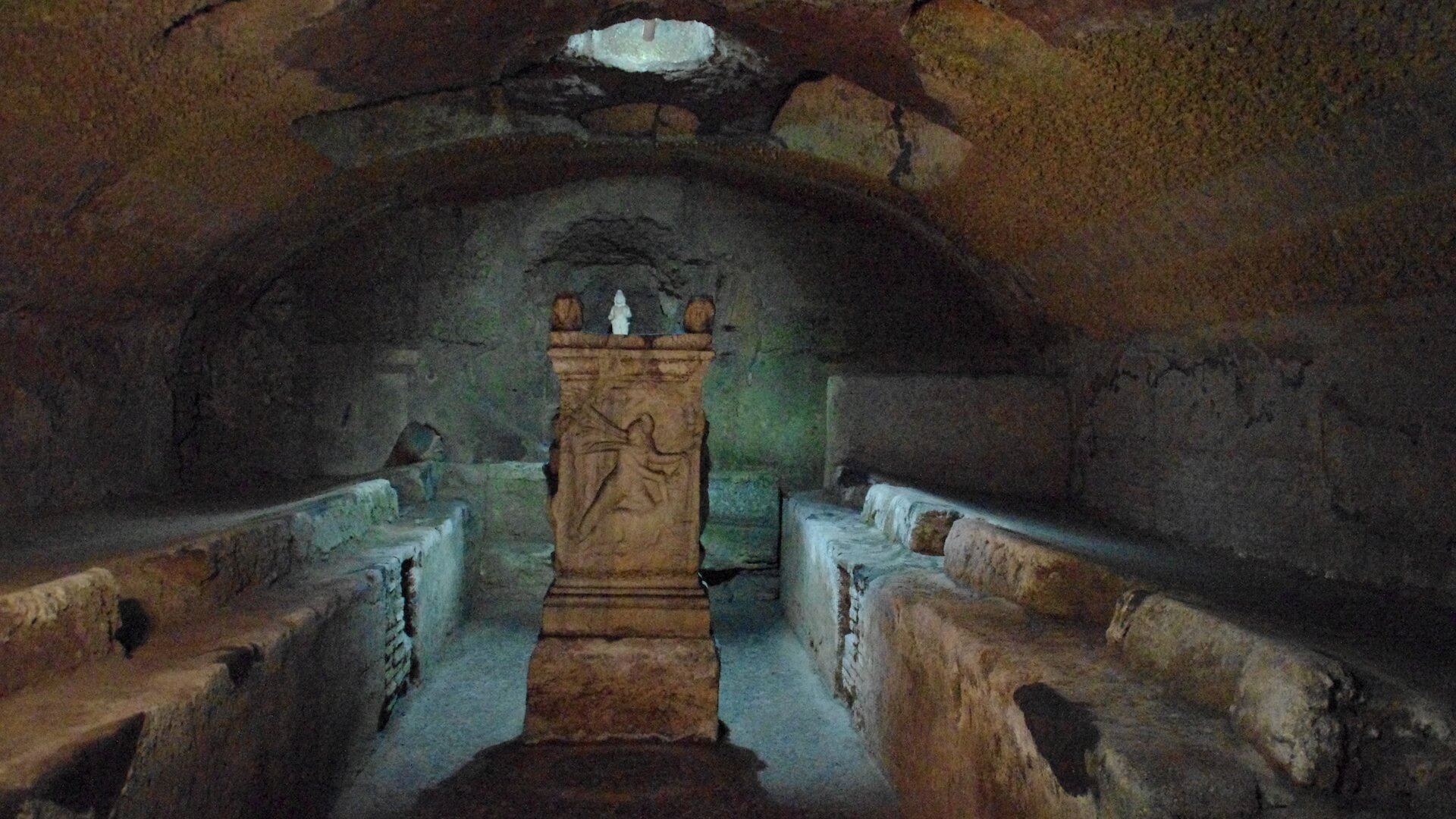 Mithraeum_San_Clemente_Rome Cropped (1)