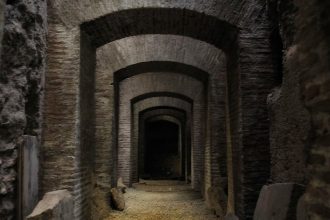 Excursão subterrânea por Roma