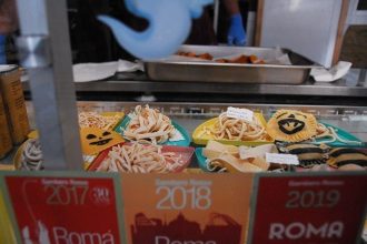 Rome Golf Cart Tour und Testaccio Food Tastings