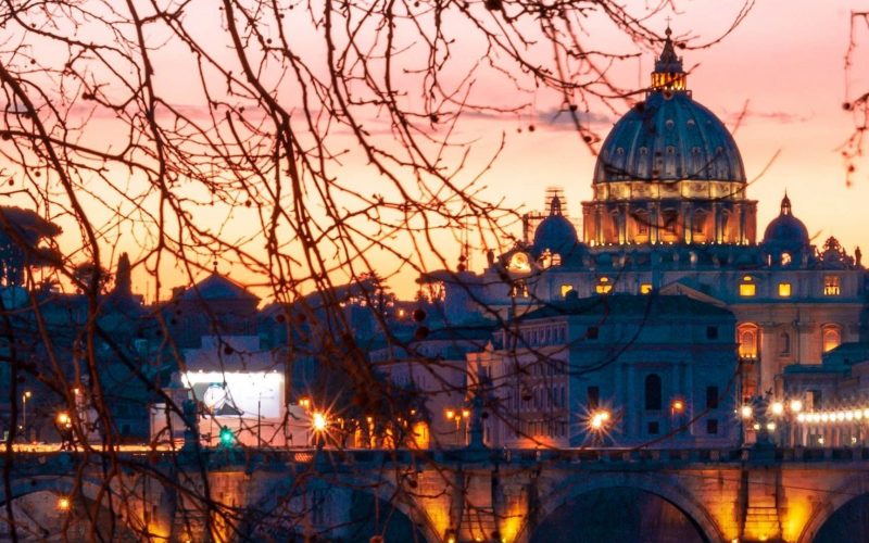 Vatican tour by night