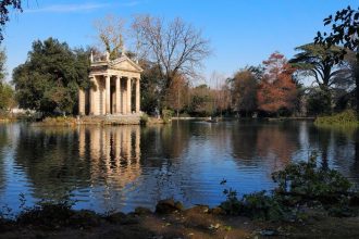 Promenade en voiture romantique à Rome | Privé