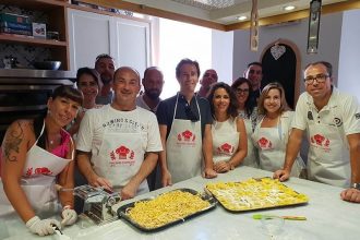 Aula de almoço italiano de domingo com Farmers Market Shopping | Compartilhado