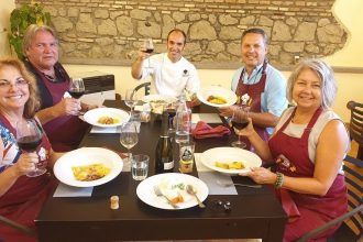 Excursion d'une journée à la résidence d'été du pape à Castel Gandolfo avec expérience culinaire | Privé