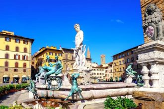 Florencia con la Academia o Galería de los Uffizi