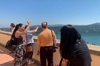 Excursión de un día a la residencia de verano del Papa en Castel Gandolfo con experiencia culinaria | Grupo pequeño