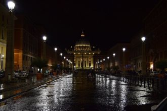 Tour Noturno do Vaticano com Jantar Buffet | Privado