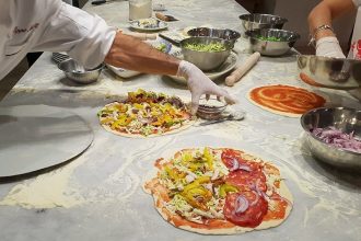 Preparação de pizza e aula de gelato | Pequeno grupo