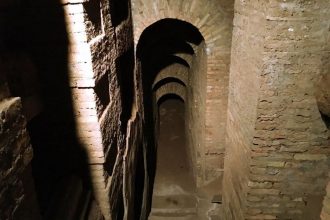 Excursão subterrânea por Roma