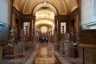 Visite du Vatican pour les enfants avec momies et Popemobile | Privé