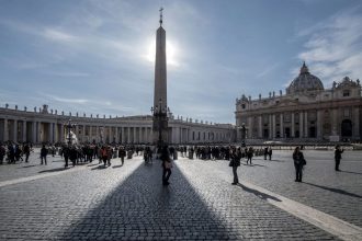 Visite du Vatican pour les enfants avec momies et Popemobile | Privé
