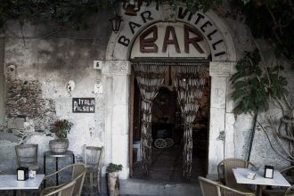 Visite secrète du bar à vin romain