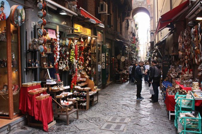 walk tours of italy