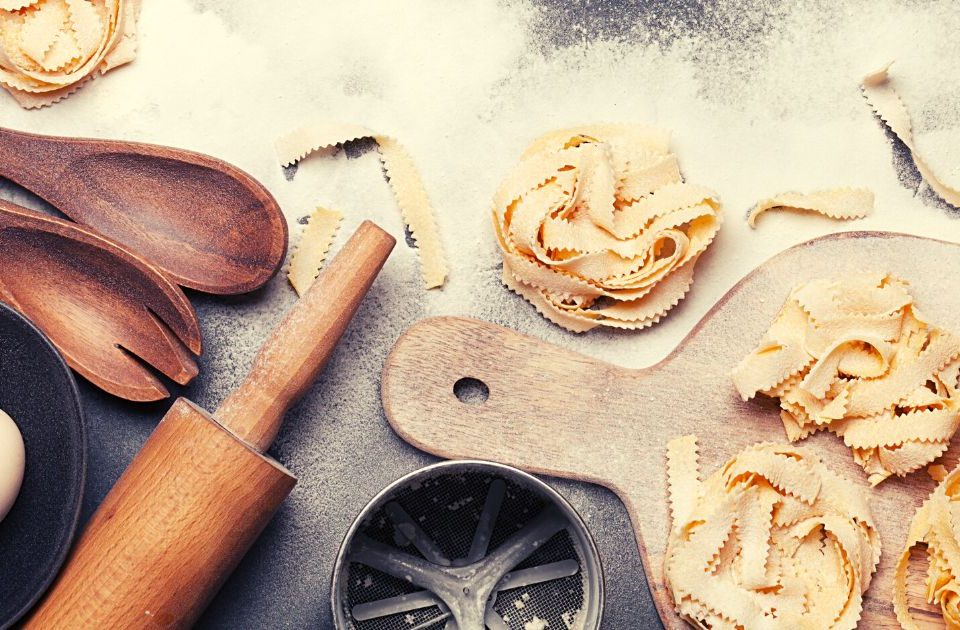 Pasta-making class