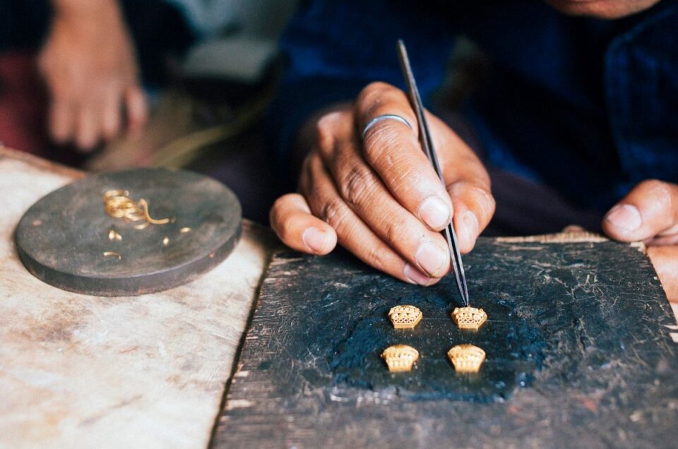 Goldsmith displaying his craft during the artisans tour.